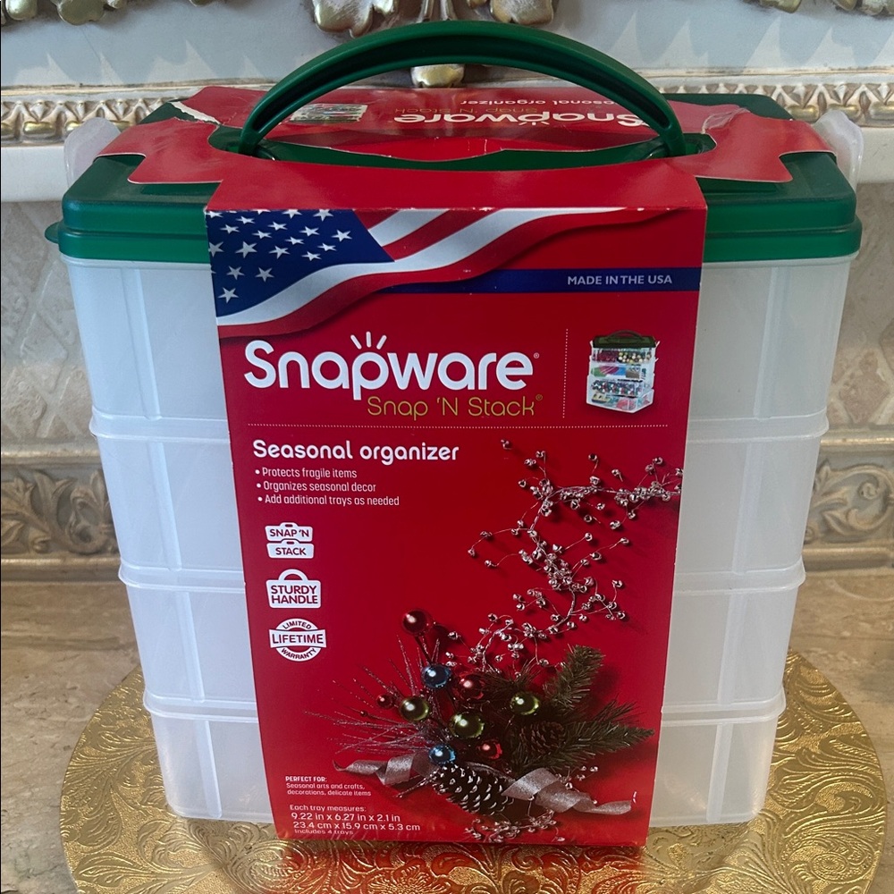 NWT Snapware Snap 'N Stack Red Seasonal Organizer